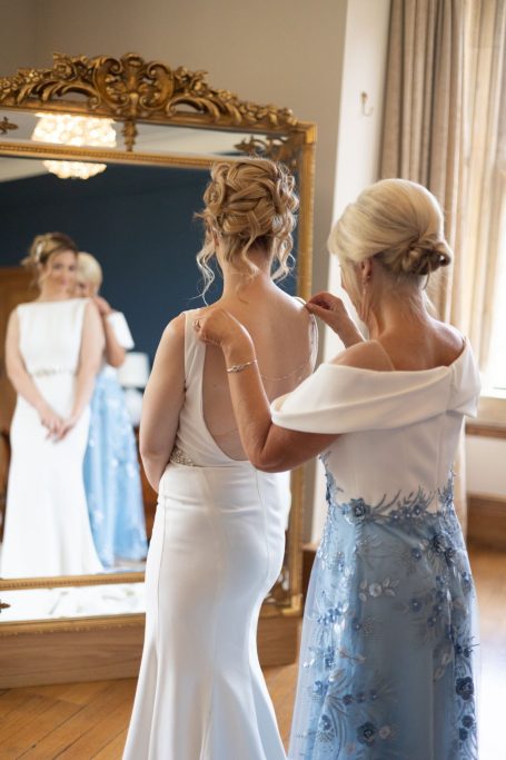 bridal hairdresser